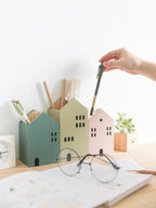 Porta Caneta Casa de Madeira