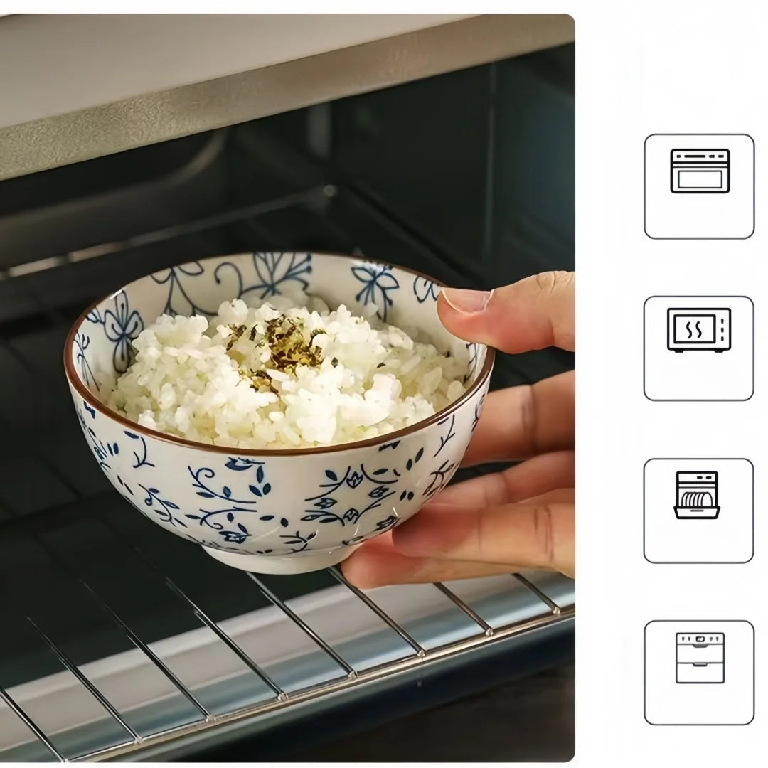 Tigela de cerâmica japonesa azul e branca pintada à mão de 4,5 polegadas, tigela de arroz estilo retrô para uso doméstico.